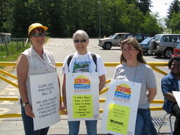 2004 HEU/Camosun Protest Line at Lansdowne and Interurban Campus