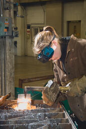 2006 T&T Apprentice Students - Jen Hayes