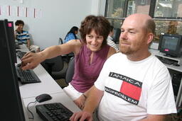 2006 Access Students at Lansdowne Campus - Students and Instructor