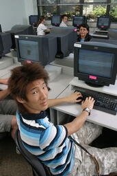 2006 Access Students at Lansdowne Campus - Computer Lab from behind